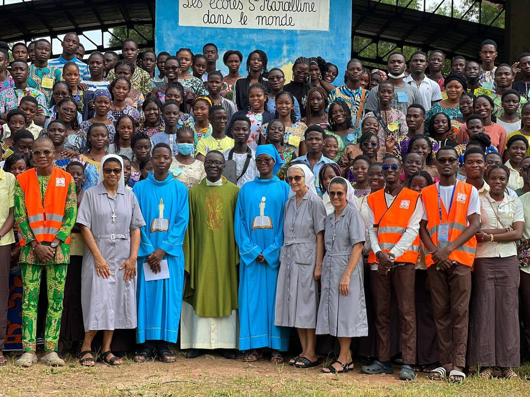 SE CONSTRUIRE POUR MIEUX SERVIR  Week-end de Formation des Animateurs Lecteurs École Sainte Marcelline Glo-Yèkon, 26-28 juin 2026